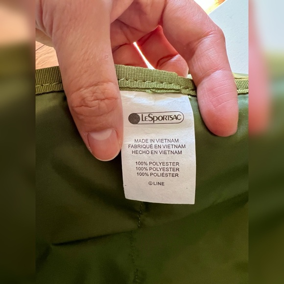 LeSportsac Snoopy Peanuts Gang Large Crossbody Bucket Bag - Picture 12 of 15